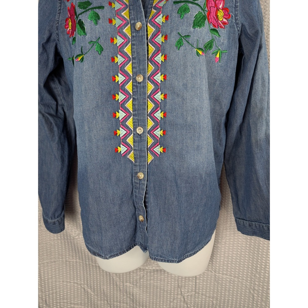 Westbound Embroidered Floral Chambray Denim Button Front Shirt Women Medium Boho - Picture 5 of 12